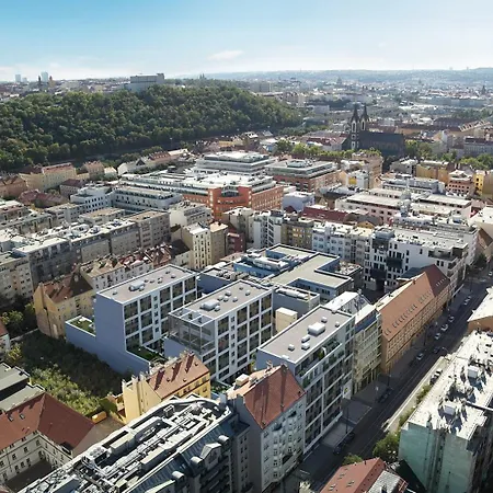 Karlin Executive - Standing Desk, Monitor & Garage Apartmán Praha