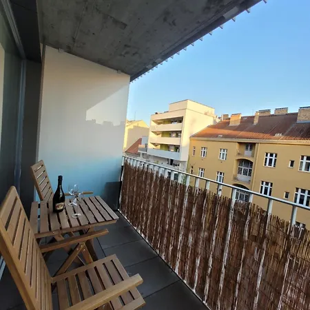 Lägenhet Karlin Executive - Standing Desk, Monitor&garage *